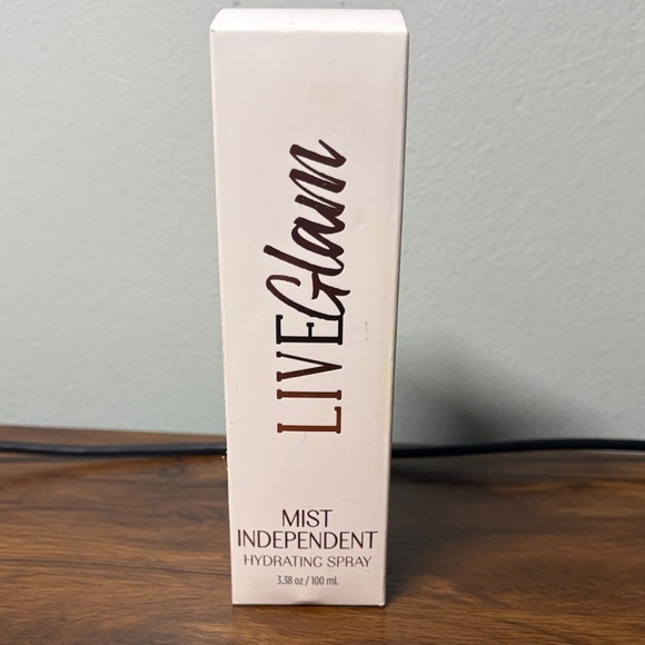 LiveGlam Hydrating Spray Miss Independent - Picture 1 of 4